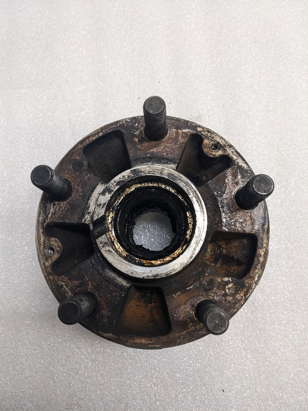 PORSCHE 9513416053R FRONT SUSPENSION HUB FOR 1987-1991 944 USED PG2