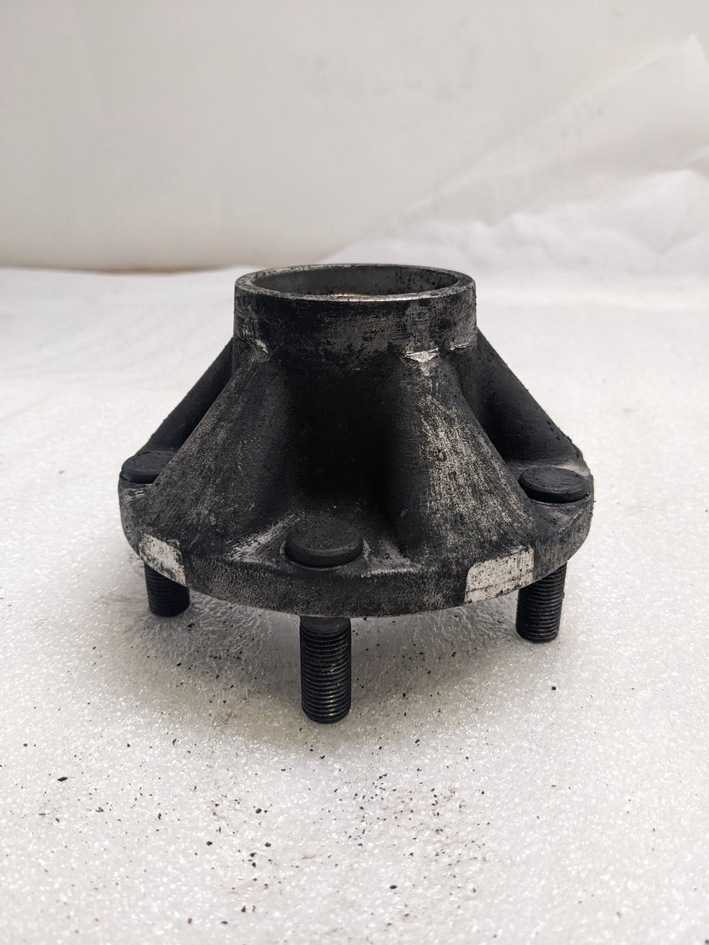 PORSCHE 9513416053R FRONT LEFT SIDE WHEEL HUB SPINDLER FOR 944 S2 968 USED PG2