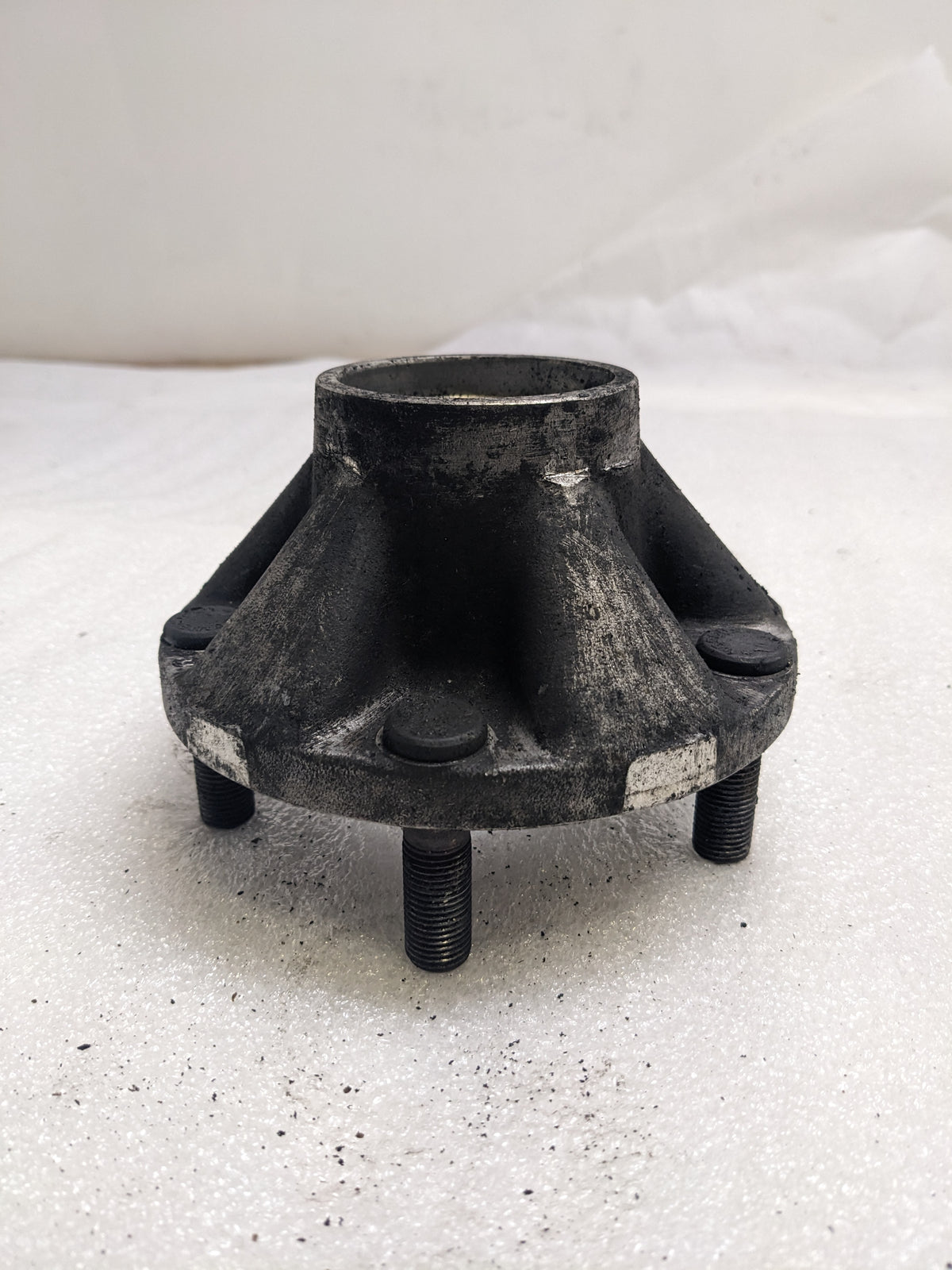 PORSCHE 9513416053R FRONT LEFT SIDE WHEEL HUB SPINDLER FOR 944 S2 968 USED PG2