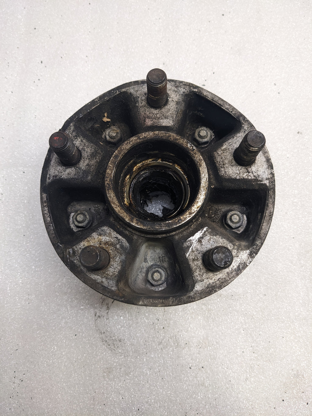 PORSCHE 95134160500 FRONT WHEEL HUB FOR 1983-1986 944 USED PG2