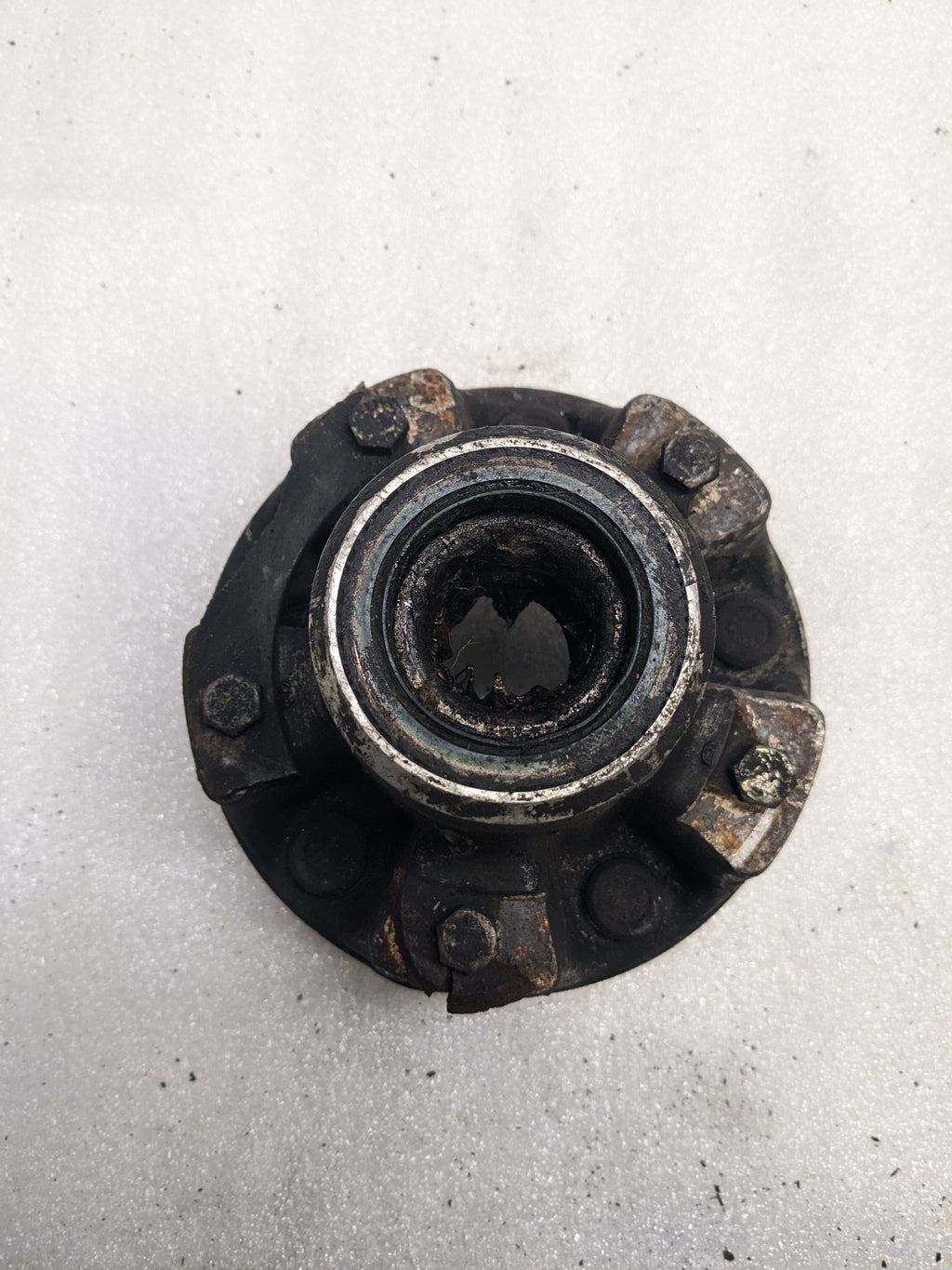 PORSCHE 95134160500 FRONT WHEEL HUB FOR 1983-1986 944 USED PG2