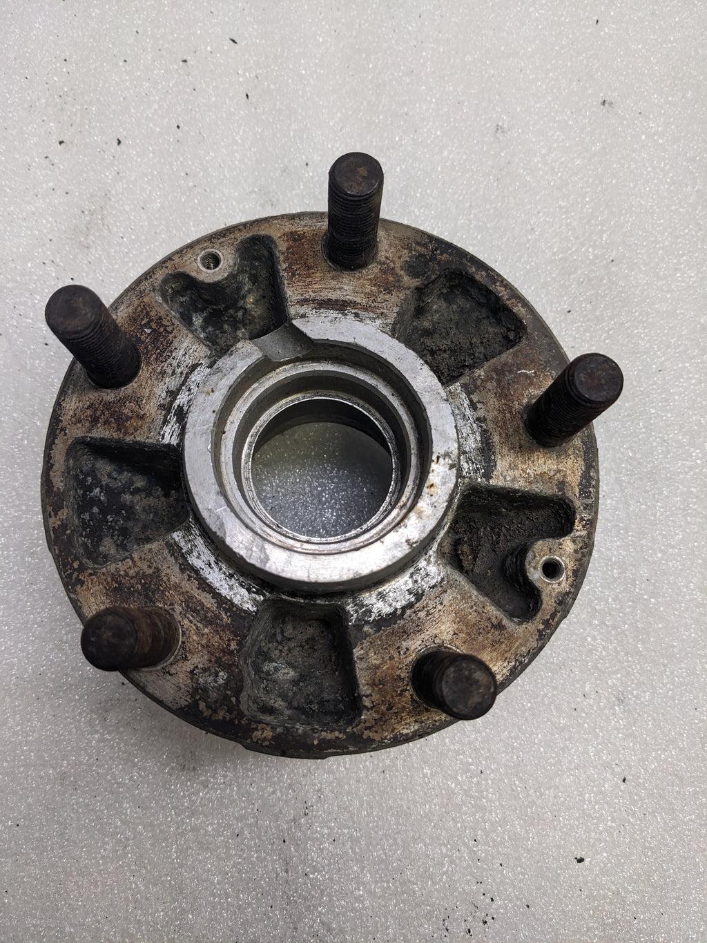 PORSCHE 9513416053R FRONT LEFT SIDE WHEEL HUB SPINDLER FOR 944 S2 968 #2 USED PG2