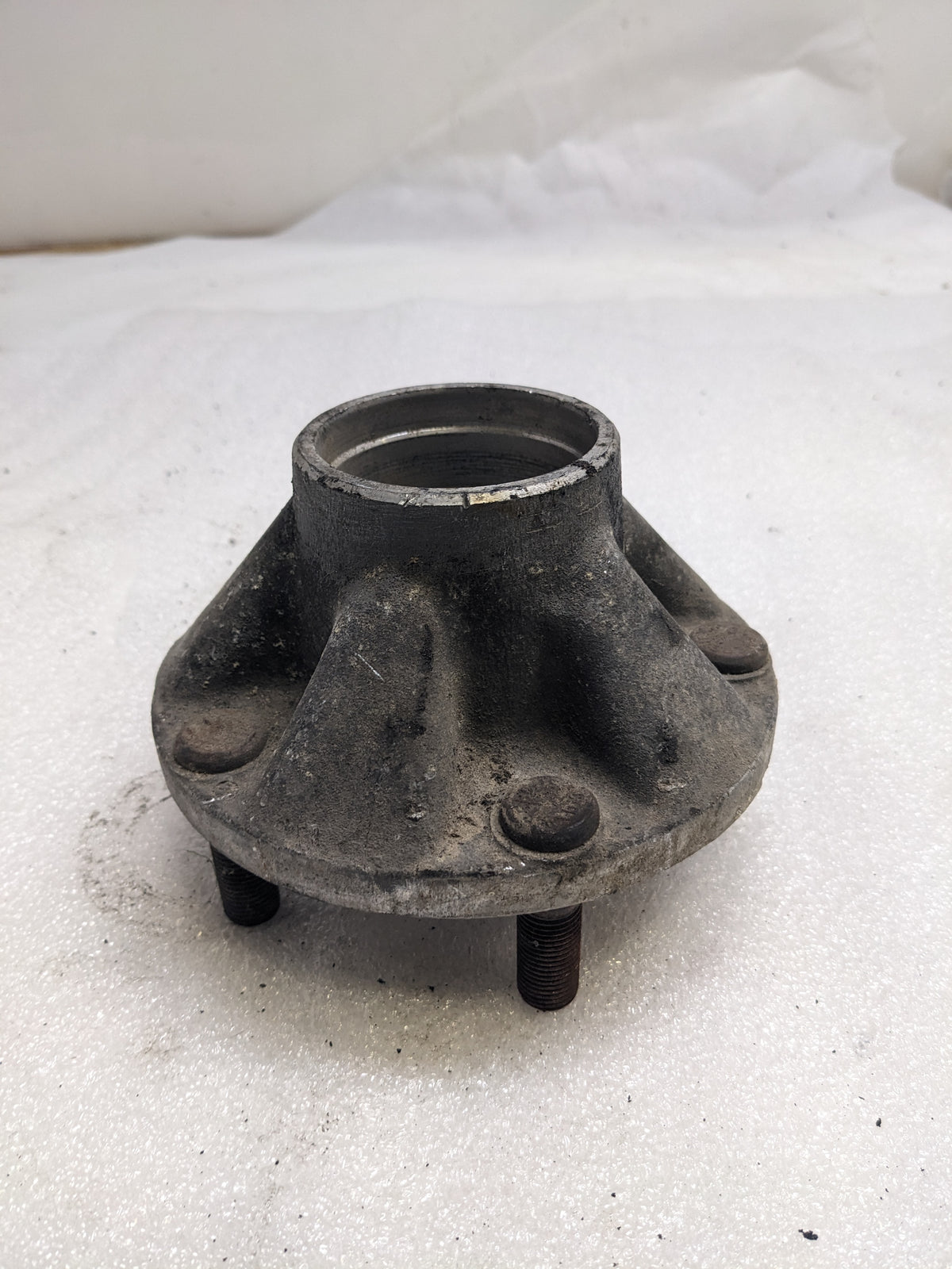 PORSCHE 9513416053R FRONT LEFT SIDE WHEEL HUB SPINDLER FOR 944 S2 968 #2 USED PG2