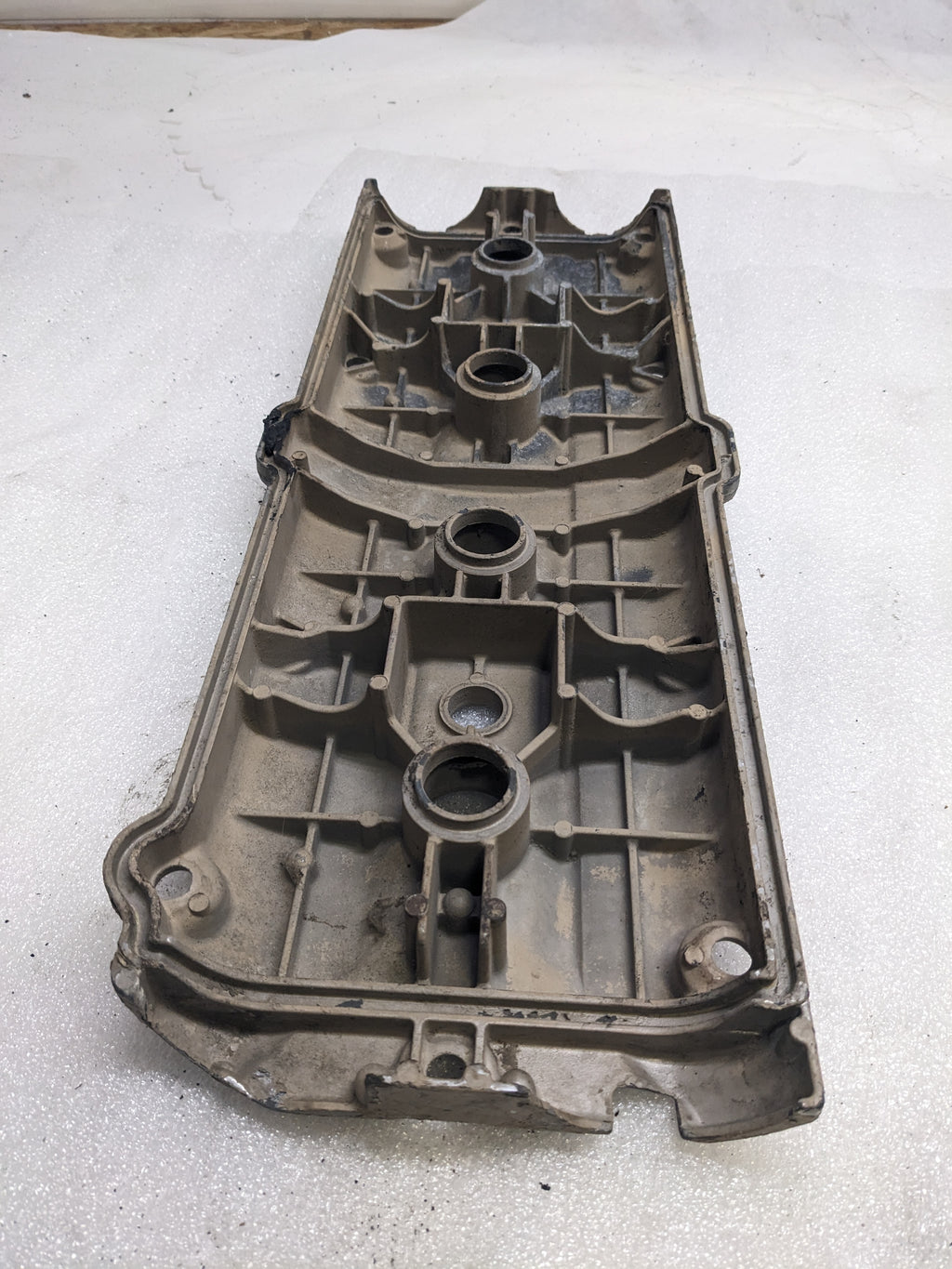 PORSCHE 92810446108 CYLINDER HEAD COVER FOR 1987-1995 944/928 USED PG2