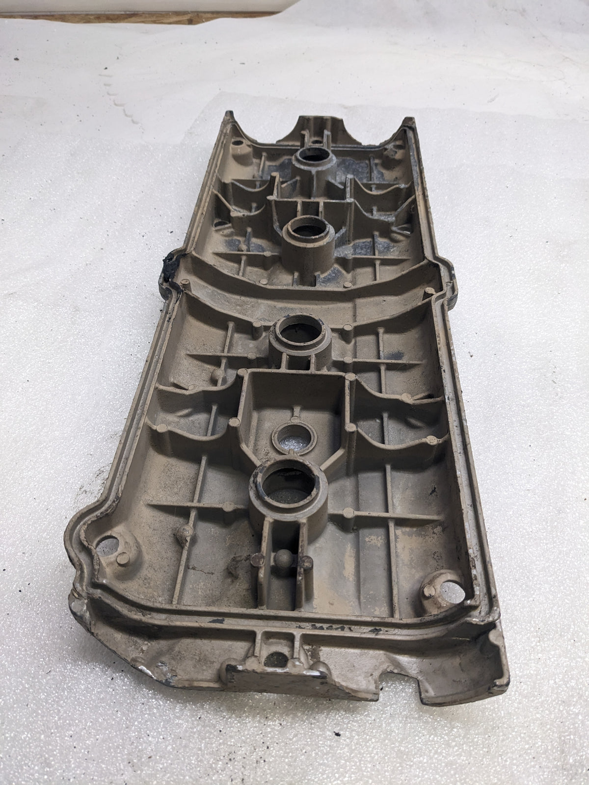 PORSCHE 92810446108 CYLINDER HEAD COVER FOR 1987-1995 944/928 USED PG2