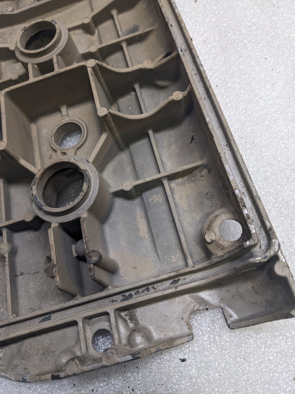 PORSCHE 92810446108 CYLINDER HEAD COVER FOR 1987-1995 944/928 USED PG2