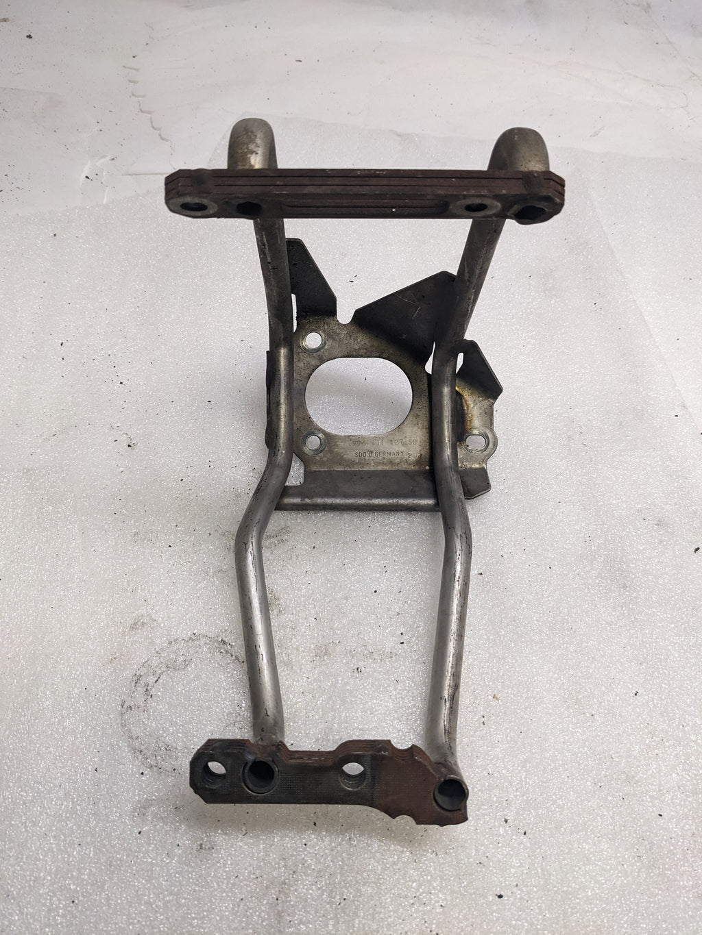 PORSCHE 99611112758 LEFT MUFFLER SUPPORT FOR 1998-2005 911 CARRERA USED PG2