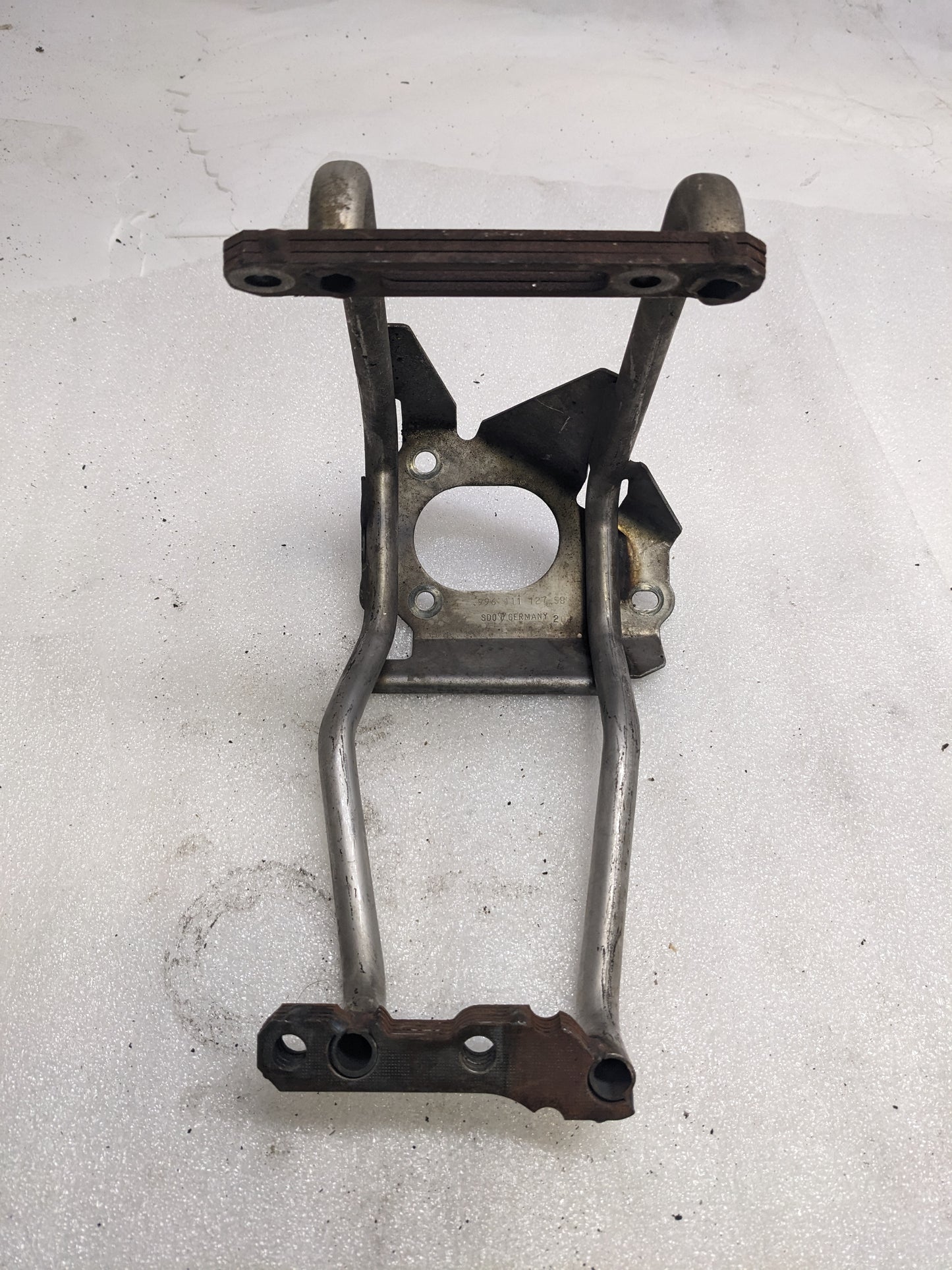 PORSCHE 99611112758 LEFT MUFFLER SUPPORT FOR 1998-2005 911 CARRERA USED PG2