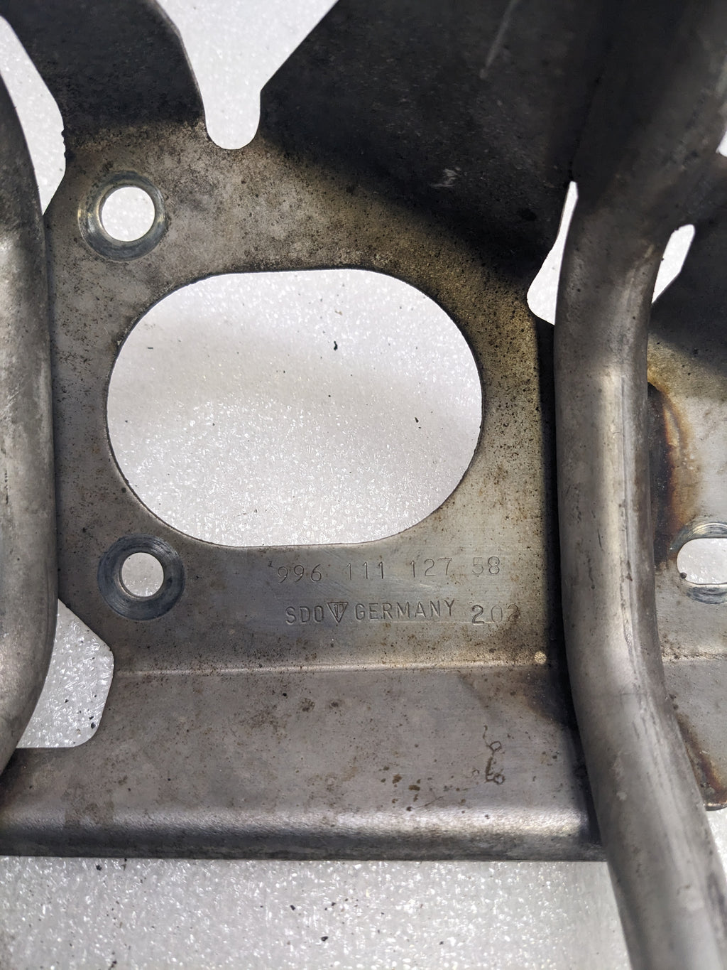 PORSCHE 99611112758 LEFT MUFFLER SUPPORT FOR 1998-2005 911 CARRERA USED PG2