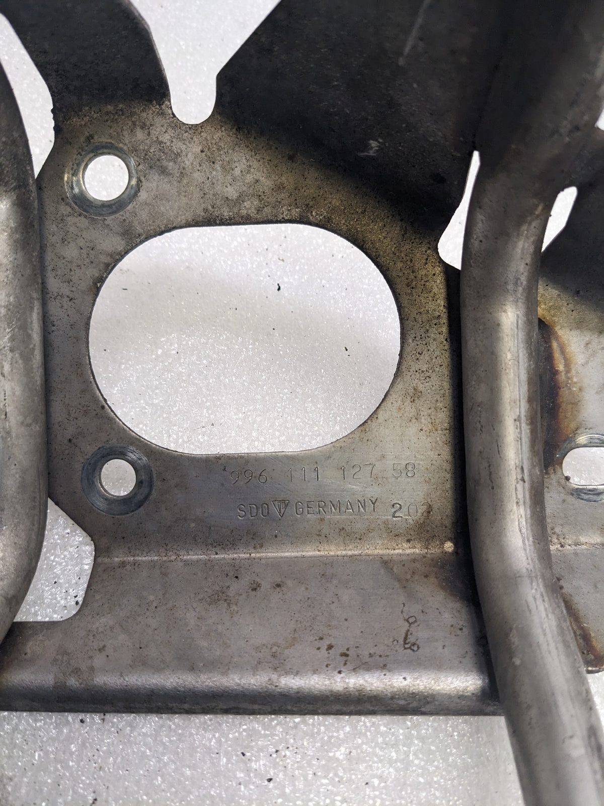 PORSCHE 99611112758 LEFT MUFFLER SUPPORT FOR 1998-2005 911 CARRERA USED PG2