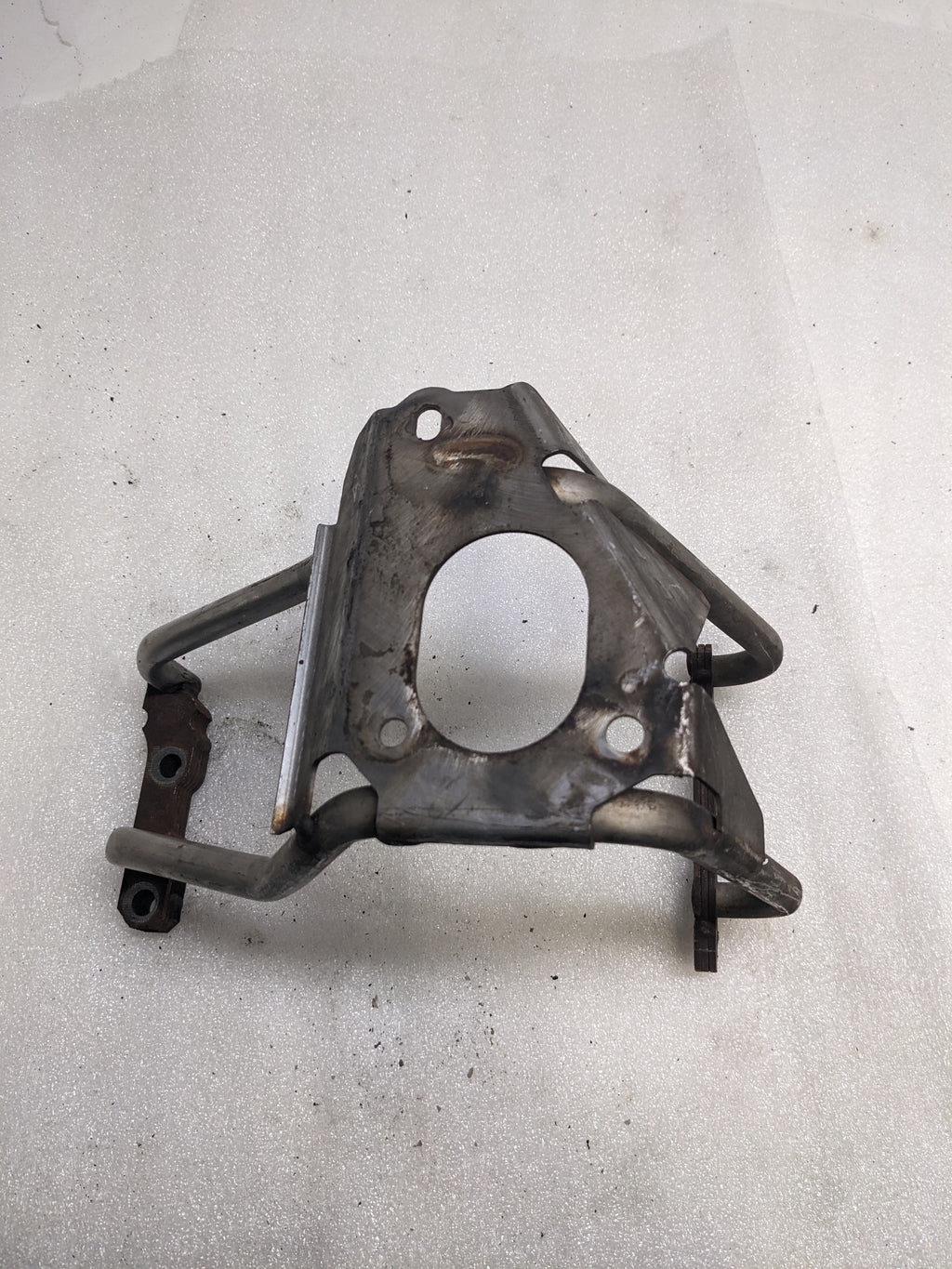 PORSCHE 99611112758 LEFT MUFFLER SUPPORT FOR 1998-2005 911 CARRERA USED PG2