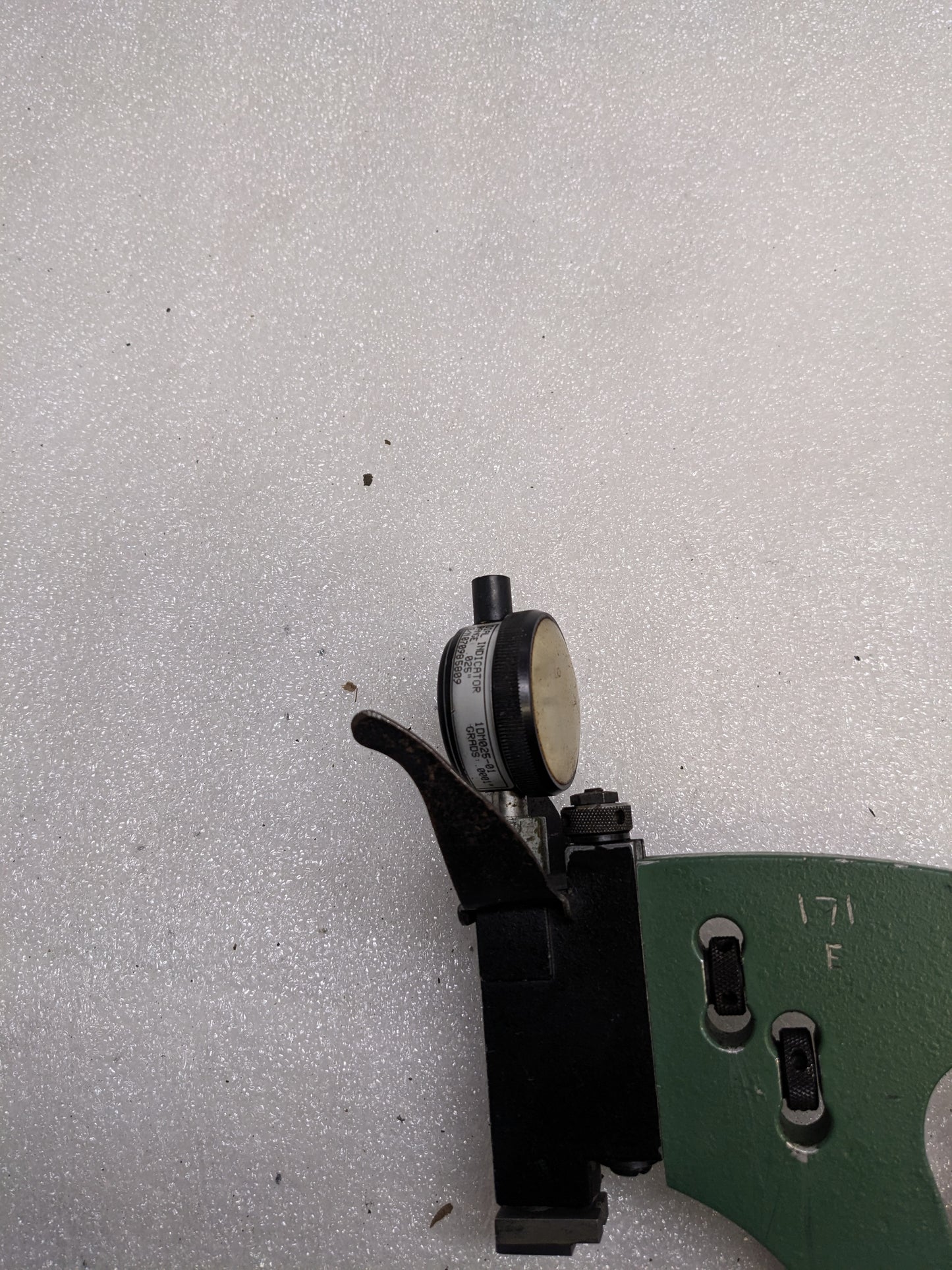 MAHR FEDERAL 300P-3 DIAL SNAP GAGE  2-3" RANGE .0001" GRADUATION USED SR