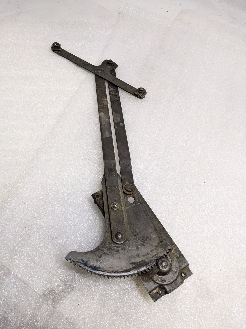 PORSCHE WINDOW REGULATOR FOR 1964-1973 911 USED PG2