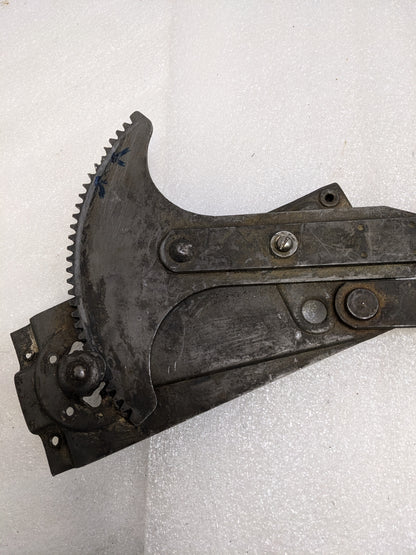 PORSCHE WINDOW REGULATOR FOR 1964-1973 911 USED PG2