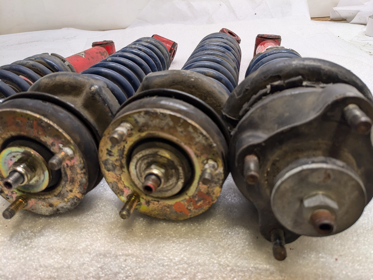 KONI 8240-1085 SUSPENSION SHOCK ABSORBER FOR 1978-1995 PORSCHE 928 SET OF 4 USED R10