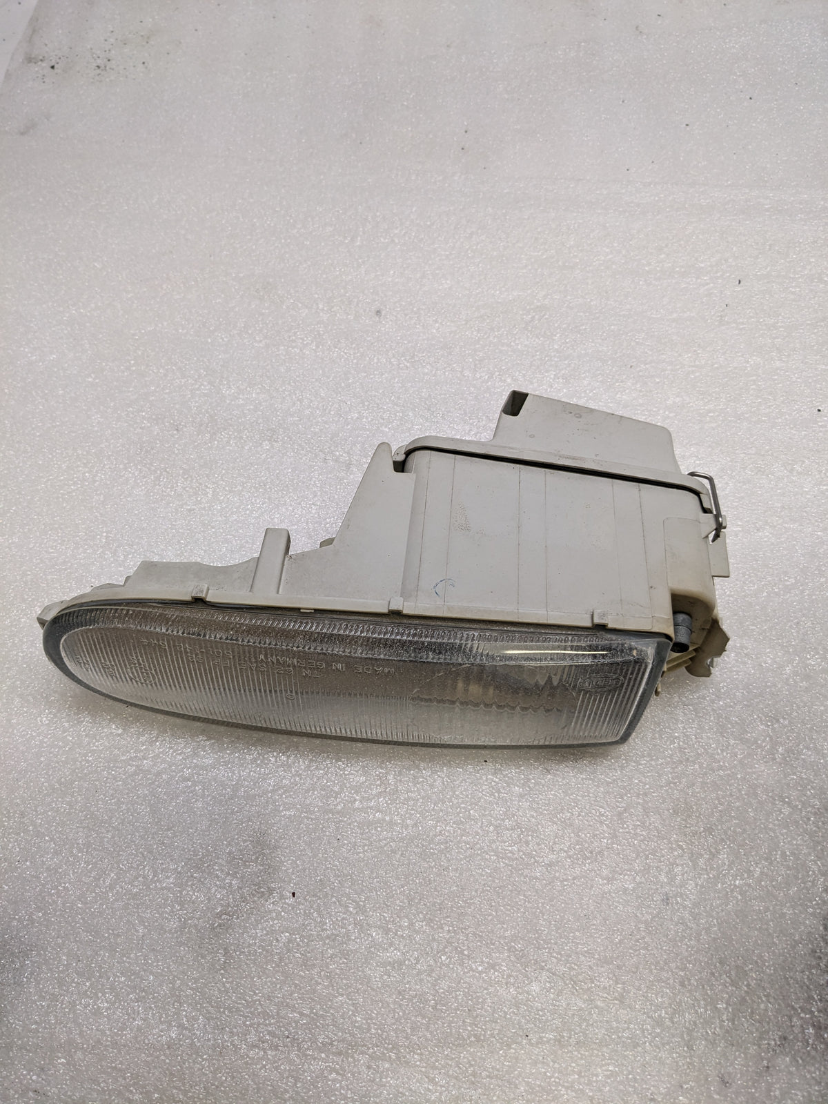 PORSCHE 99363108200 FOG LIGHT FOR 1995-1998 911 USED SR