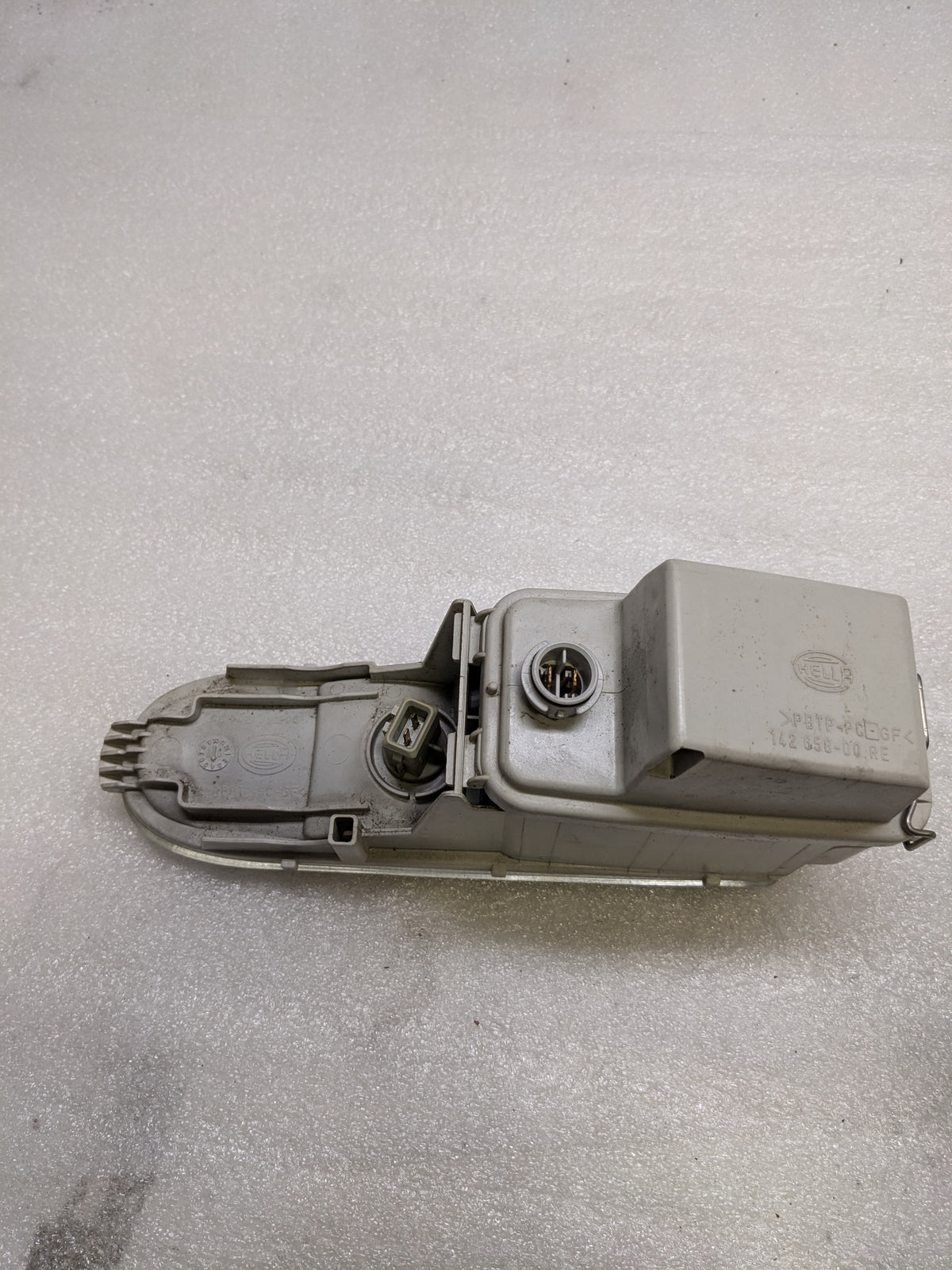 PORSCHE 99363108200 FOG LIGHT FOR 1995-1998 911 USED SR