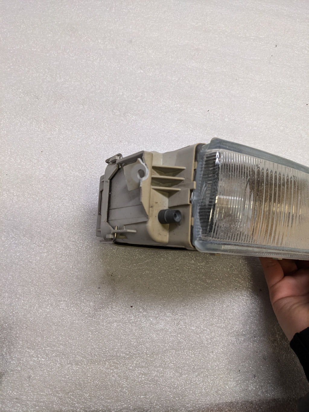 PORSCHE 99363108200 FOG LIGHT FOR 1995-1998 911 USED SR