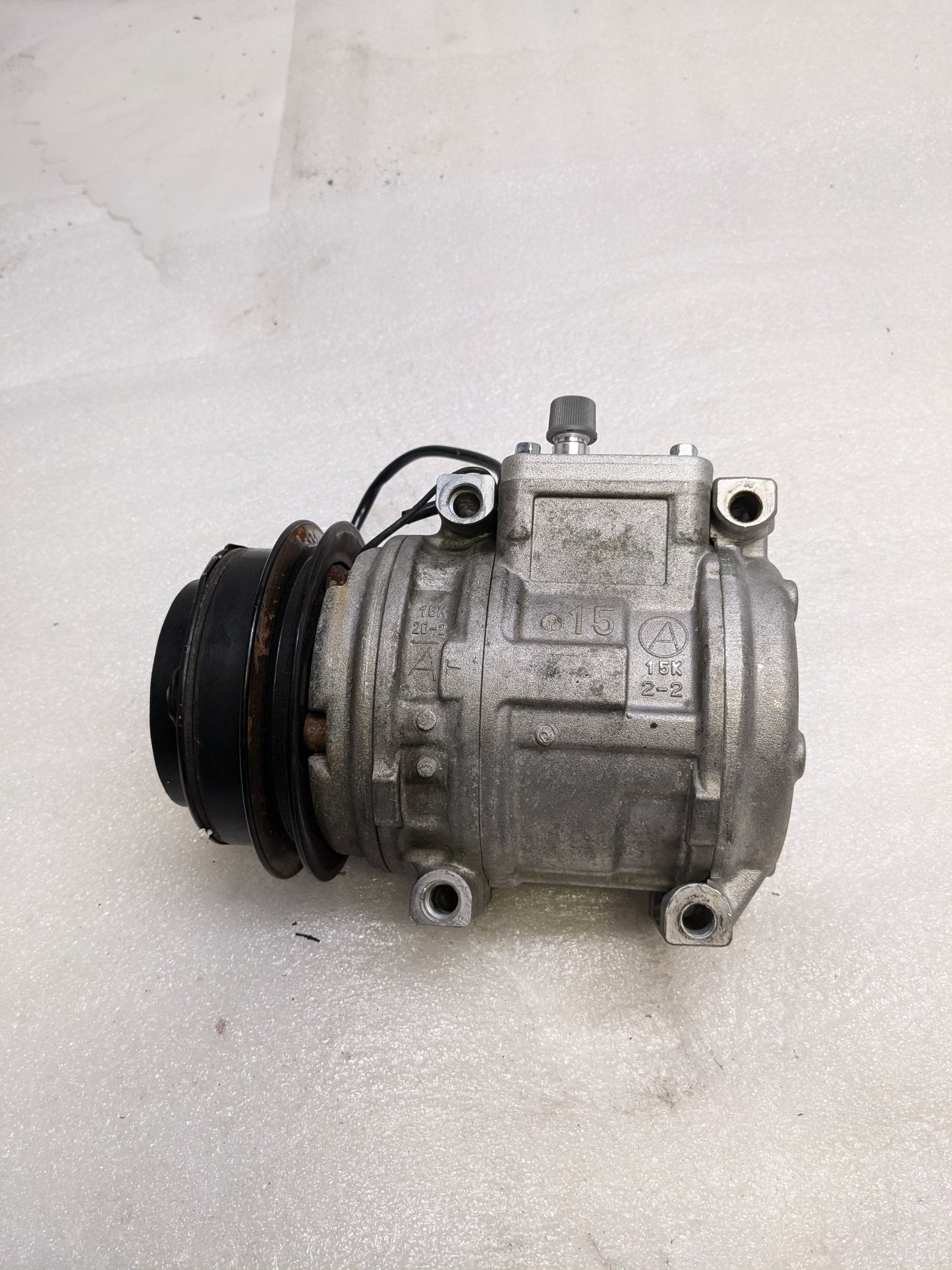 DENSO 471-1130 COMPRESSOR W/ CLUTCH FOR 1993-1998 PORSCHE 911 R2-2