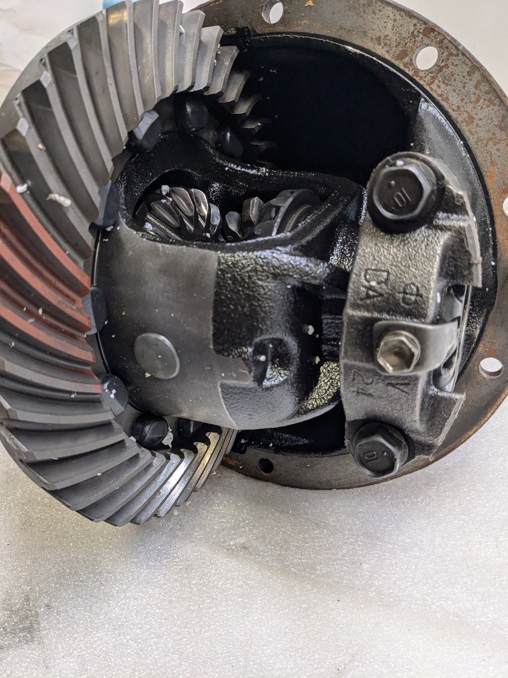UNBRANDED DIFFERENTIAL 4.1 GEAR RATIO USED B2