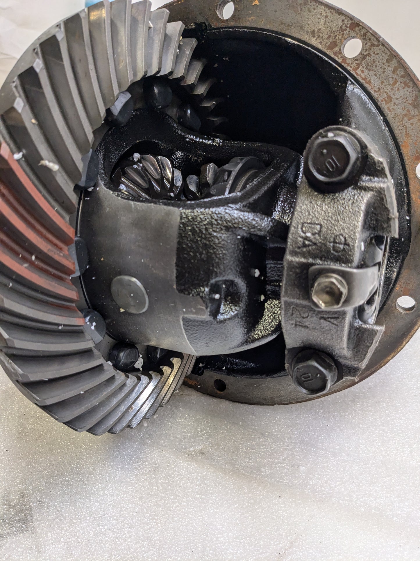 UNBRANDED DIFFERENTIAL 4.1 GEAR RATIO USED B2