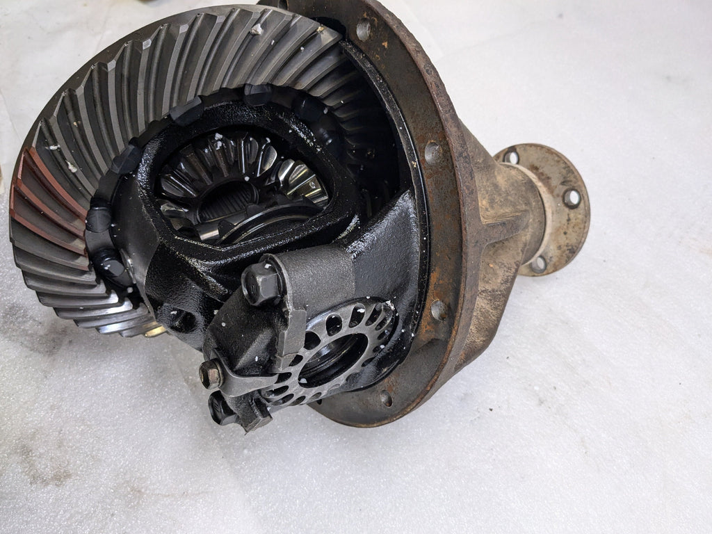 UNBRANDED DIFFERENTIAL 4.1 GEAR RATIO USED B2