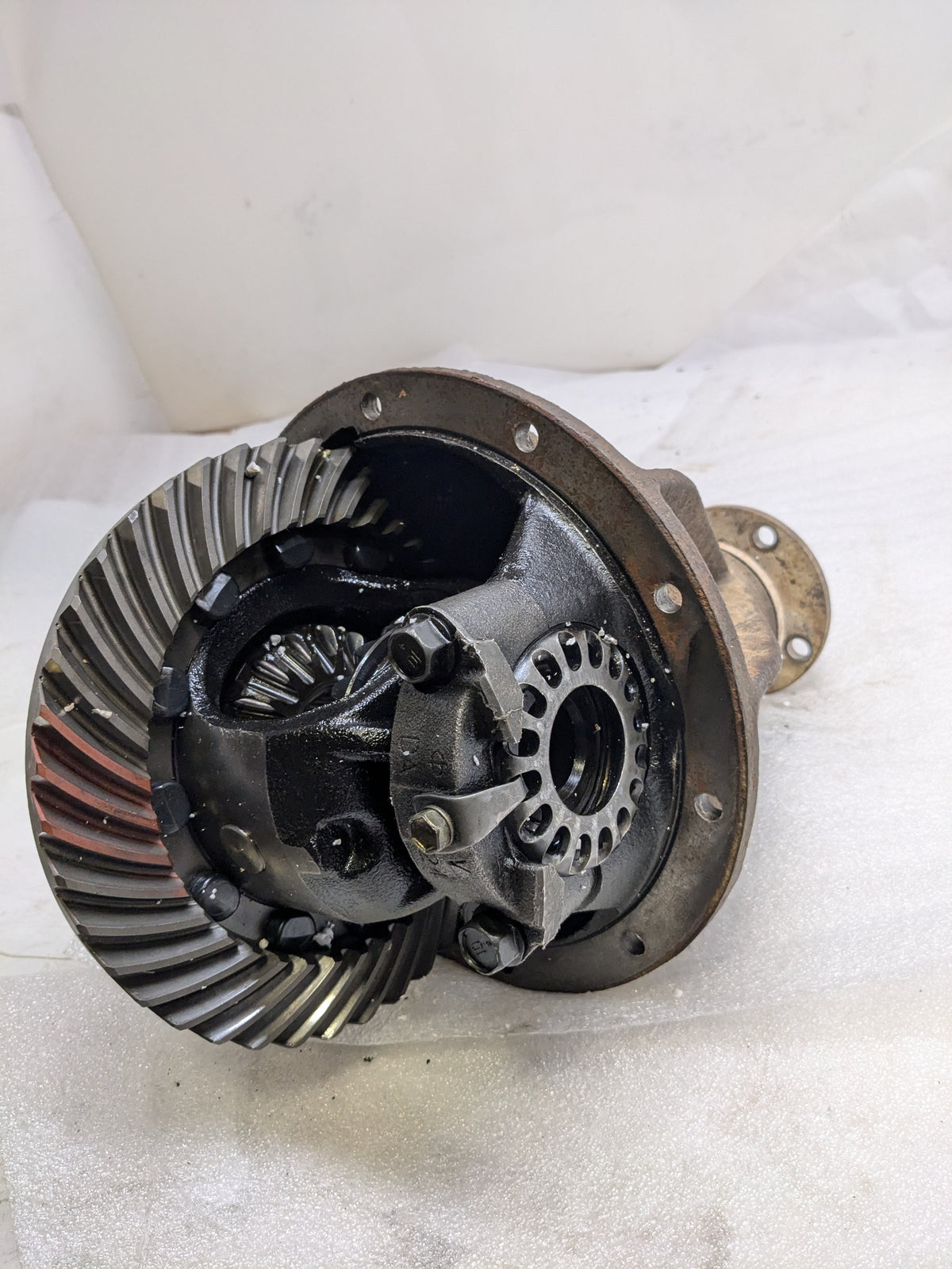 UNBRANDED DIFFERENTIAL 4.1 GEAR RATIO USED B2