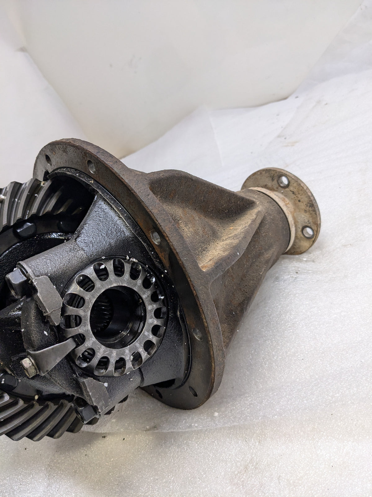 UNBRANDED DIFFERENTIAL 4.1 GEAR RATIO USED B2