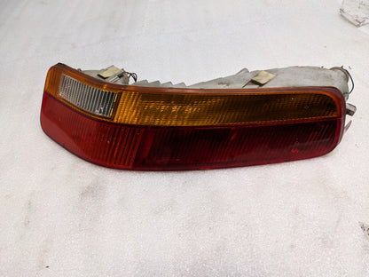 PORSCHE 92863148401 LENS AND HOUSING ASSEMBLY FOR 1987-1995 928 USED R11