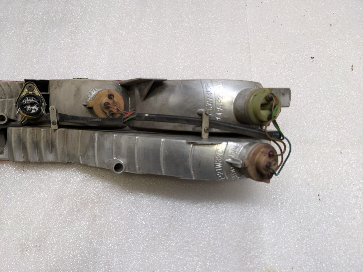 PORSCHE 92863148401 LENS AND HOUSING ASSEMBLY FOR 1987-1995 928 USED R11