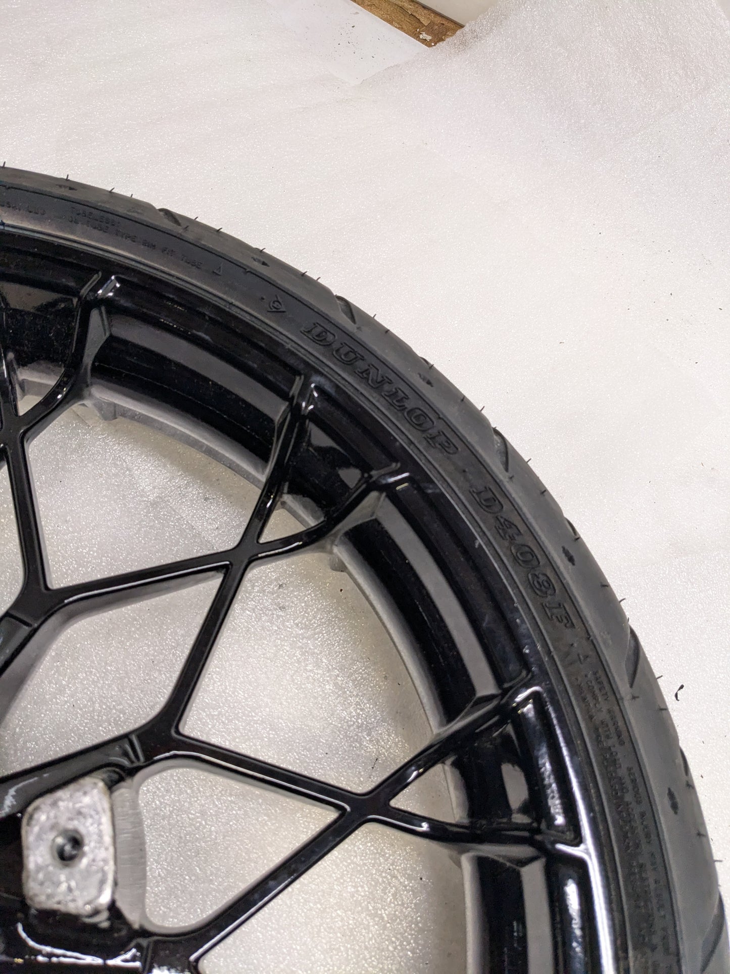 HARLEY DAVIDSON 43300673 H-D PRODIGY 19X3.5 INCHES FRONT WHEEL W/ DUNLOP 43100045 D408 130/60B19 FRONT TIRE NEW B2