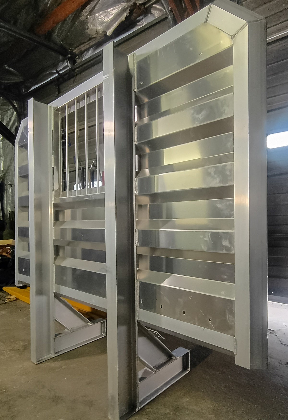 VIKING SLEEPER CAB RACK W/2 CHAIN HANGER & FULL TRAY ( 68" X 80" )