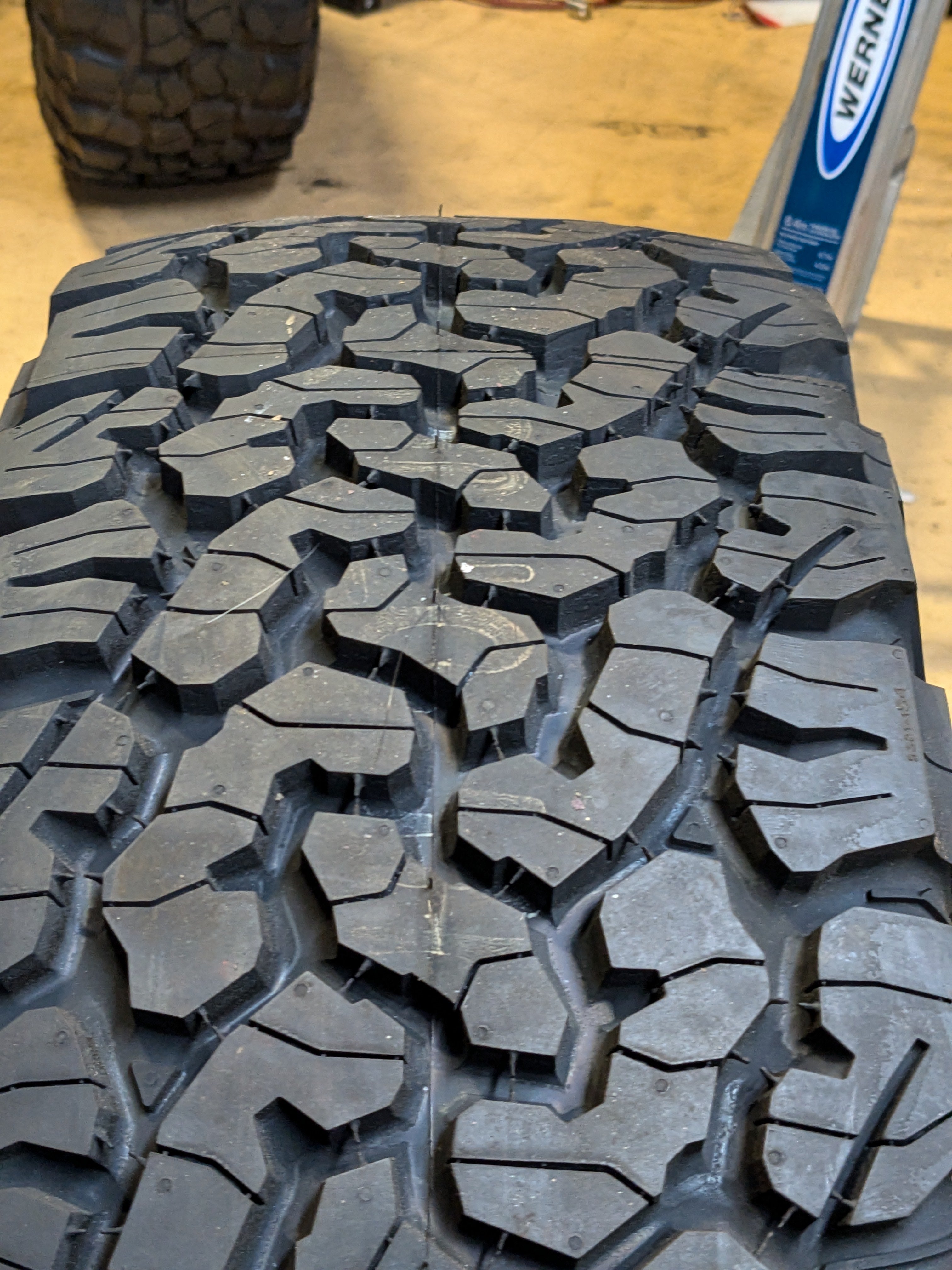 (KSL ONLY) BFGOODRICH ALL TERRAIN T/A KO2 RWL LT 265 65 17 120/117S LRE 10 PLY ALL TERRAIN TIRE 16681