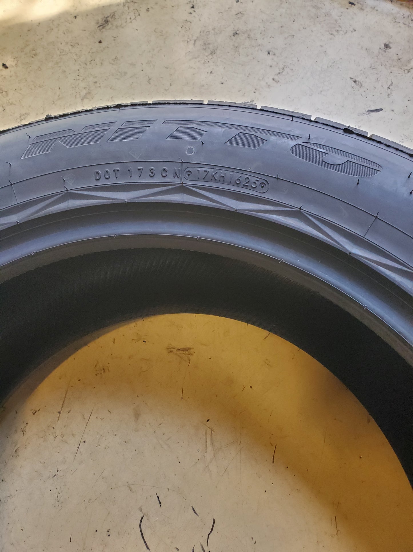 2 NITTO NT420V BSW LT 305 50 22 124/121S 12PLY ALL SEASON TIRE 207740