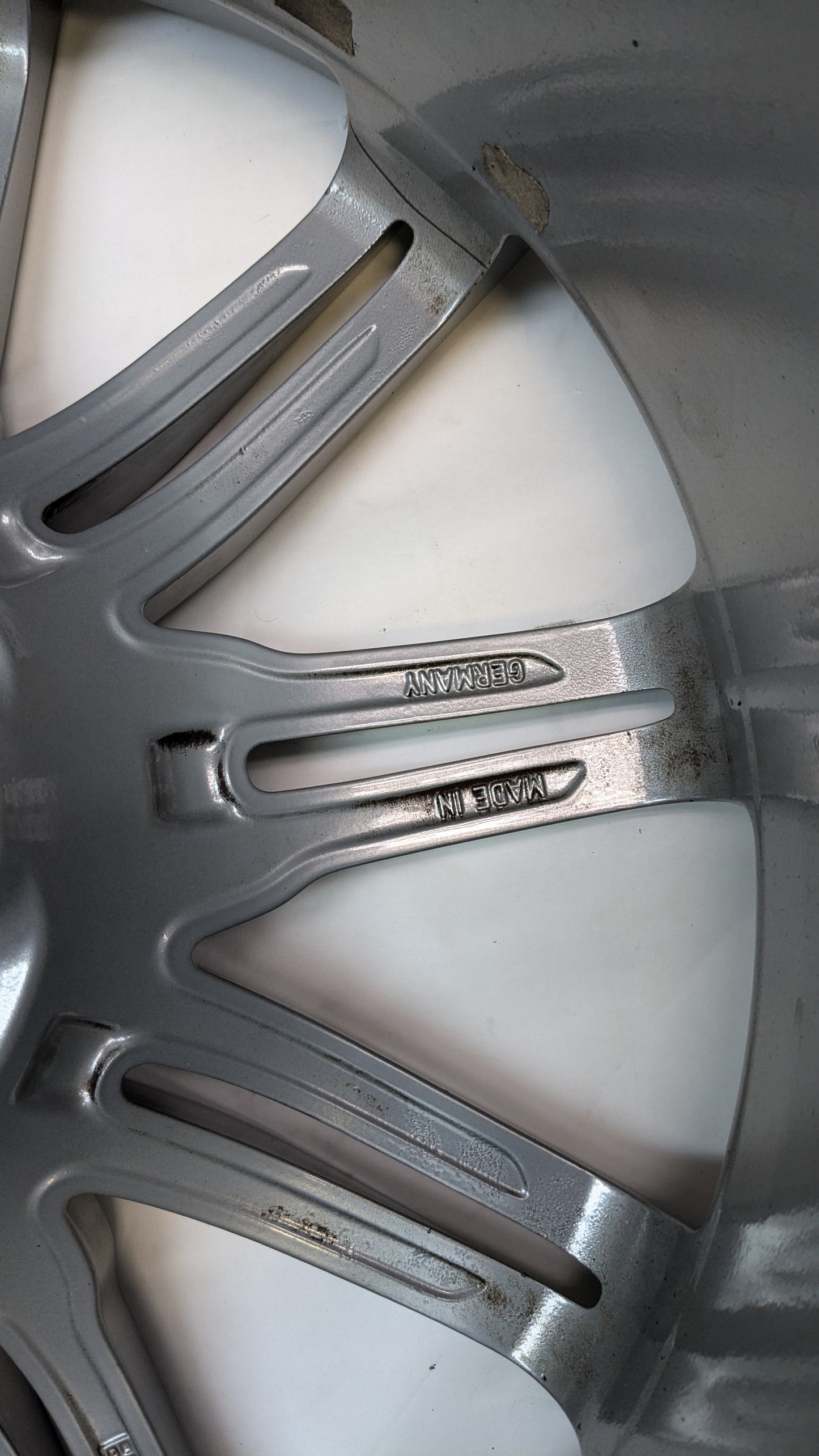4 USED GENUINE PORSCHE CAYENNE 21X10 ET 60 5LUG SILVER WHEELS 7P5.601.025.H