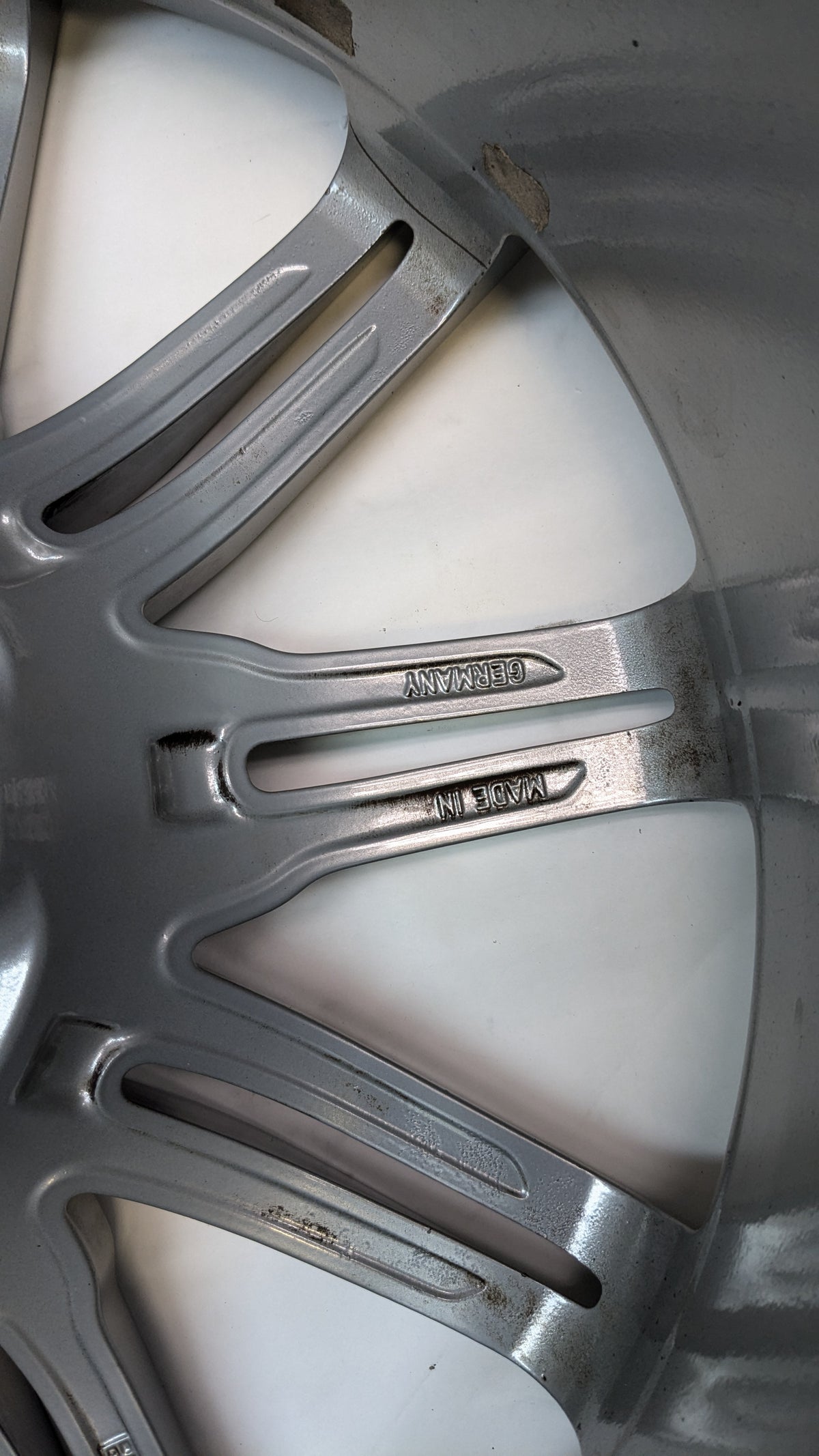 4 USED GENUINE PORSCHE CAYENNE 21X10 ET 60 5LUG SILVER WHEELS 7P5.601.025.H