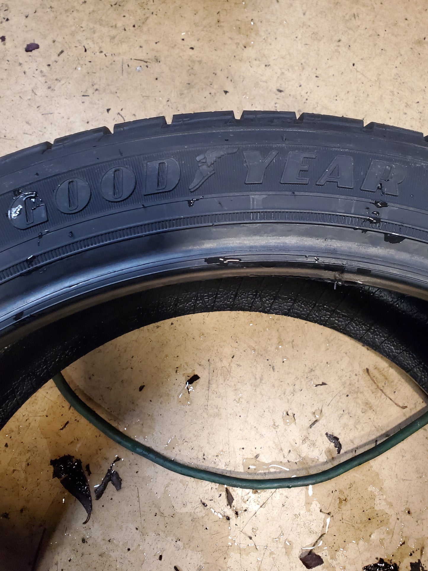 GOODYEAR ASSURANCE MAXLIFE BSW P 235 40 19 96V XL ALL SEASON TIRE 110918545