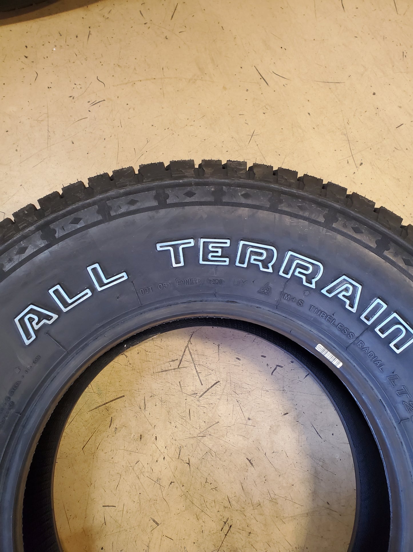 MULTI-MILE TRAIL GUIDE ALL TERRAIN BSW LT 265 75 16 123/120S 10PLY TIRE TGT40-MM