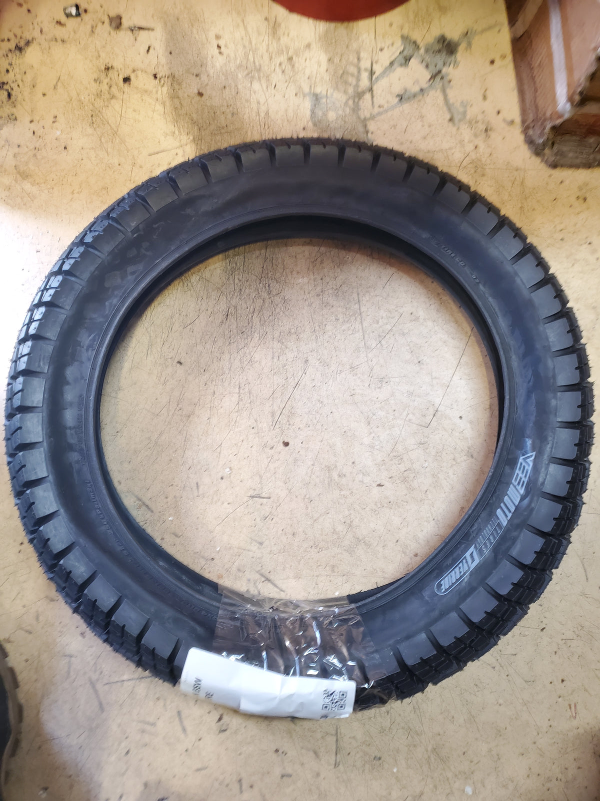 VEE E-HUNTSMAN BSW  20 4 MOPED TIRE BV46102