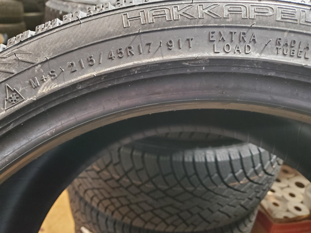 4 NOKIAN HAKKAPELIITTA R5 BSW P 215 45 17 91T XL WINTER TIRE T432154