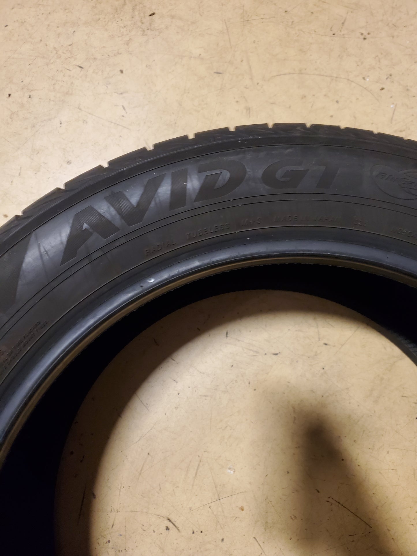 USED 8/32" YOKOHAMA AVID GT BSW P 235 55 19 101V ALL SEASON TIRE 110193348