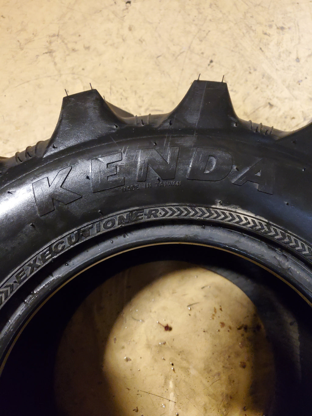 KENDA EXECUTIONER BSW AT 26 12 12 6PLY ATV/UTV TIRE 085381299C1