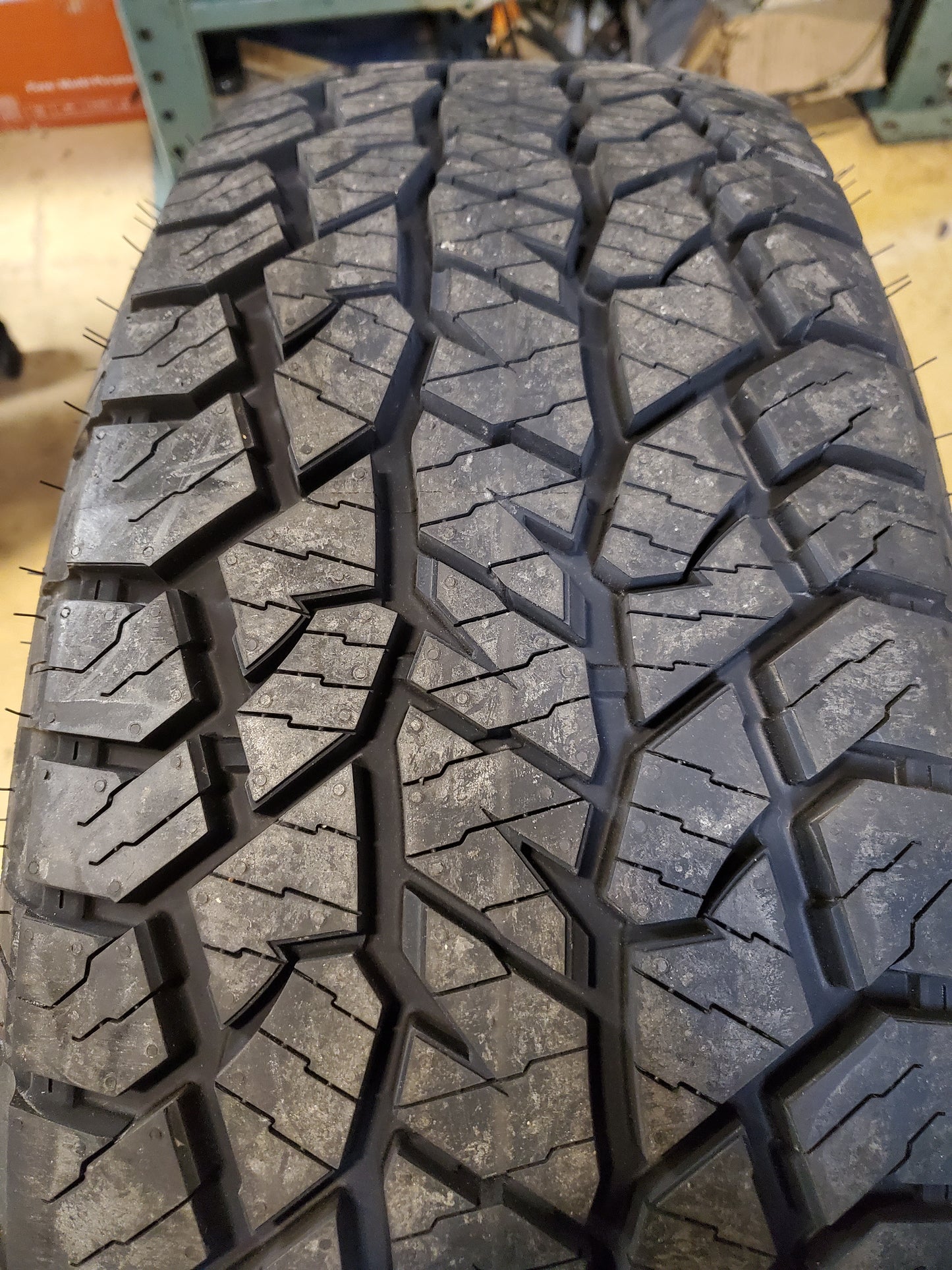 HANKOOK DYNAPRO AT2 XTREME BSW P 255 65 18 111H ALL TERRAIN TIRE 1035291