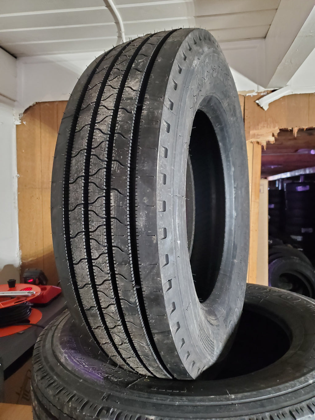 LANCASTER LB100 BSW LT 225 70 19.5 128/126M 14PLY ALL POSITION TIRE LAN0029