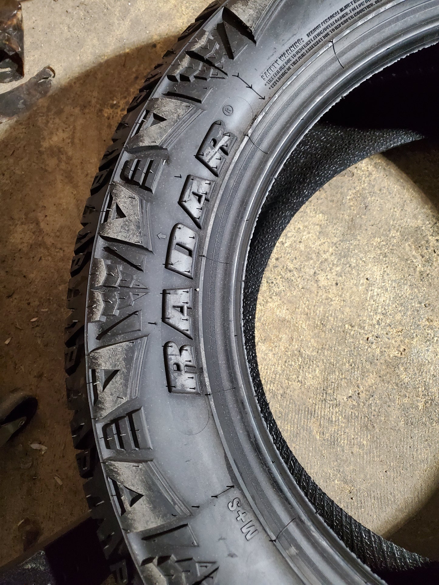 RADAR RENEGADE A/T PRO BSW LT 285 55 20 122/119S 10PLY ALL TERRAIN TIRE RACSTH0017