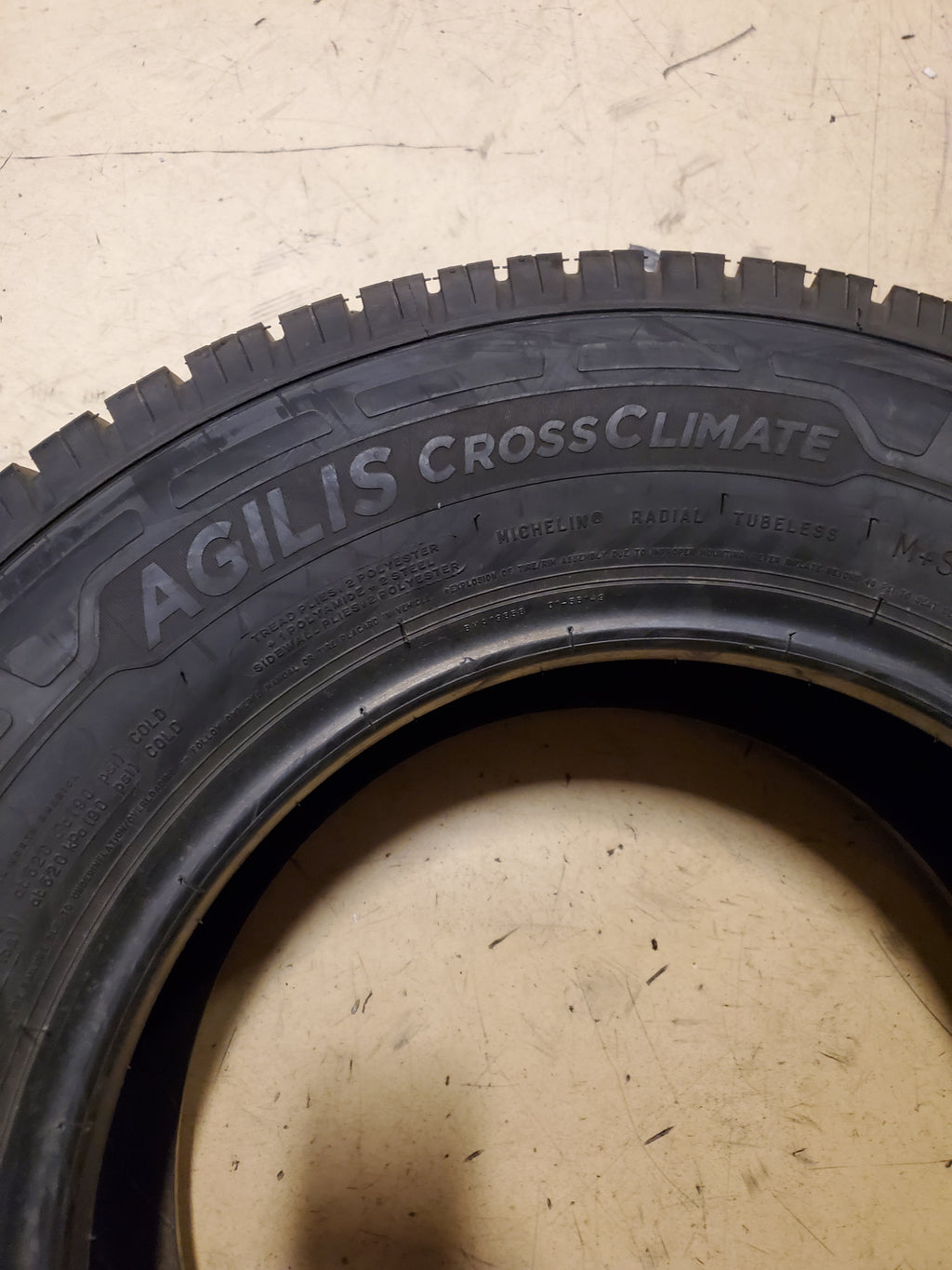 2 USED MICHELIN AGILIS CROSS CLIMATE LT 225 75 16 115/112R 10PLY TIRE 72022