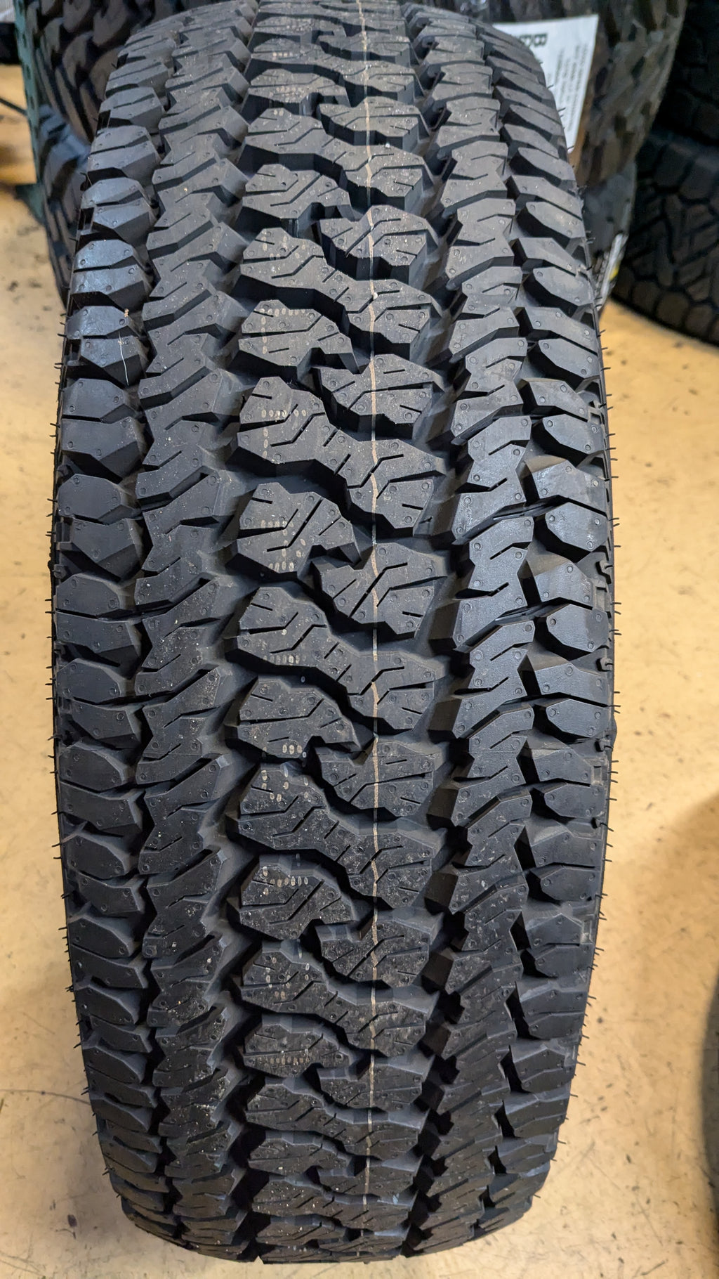 KUMHO ROADVENTURE AT51 BSW P 245 75 16 109T ALL TERRAIN TIRE 2177683