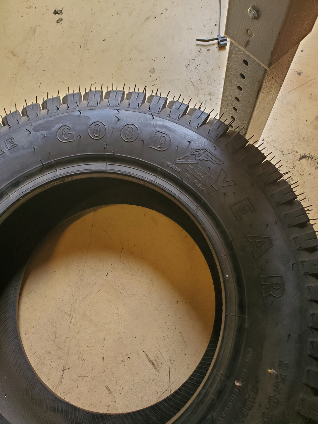 NOS GOODYEAR SOFTRAC BSW 25 8.5 14 6PLY FARM TIRE 4SR327