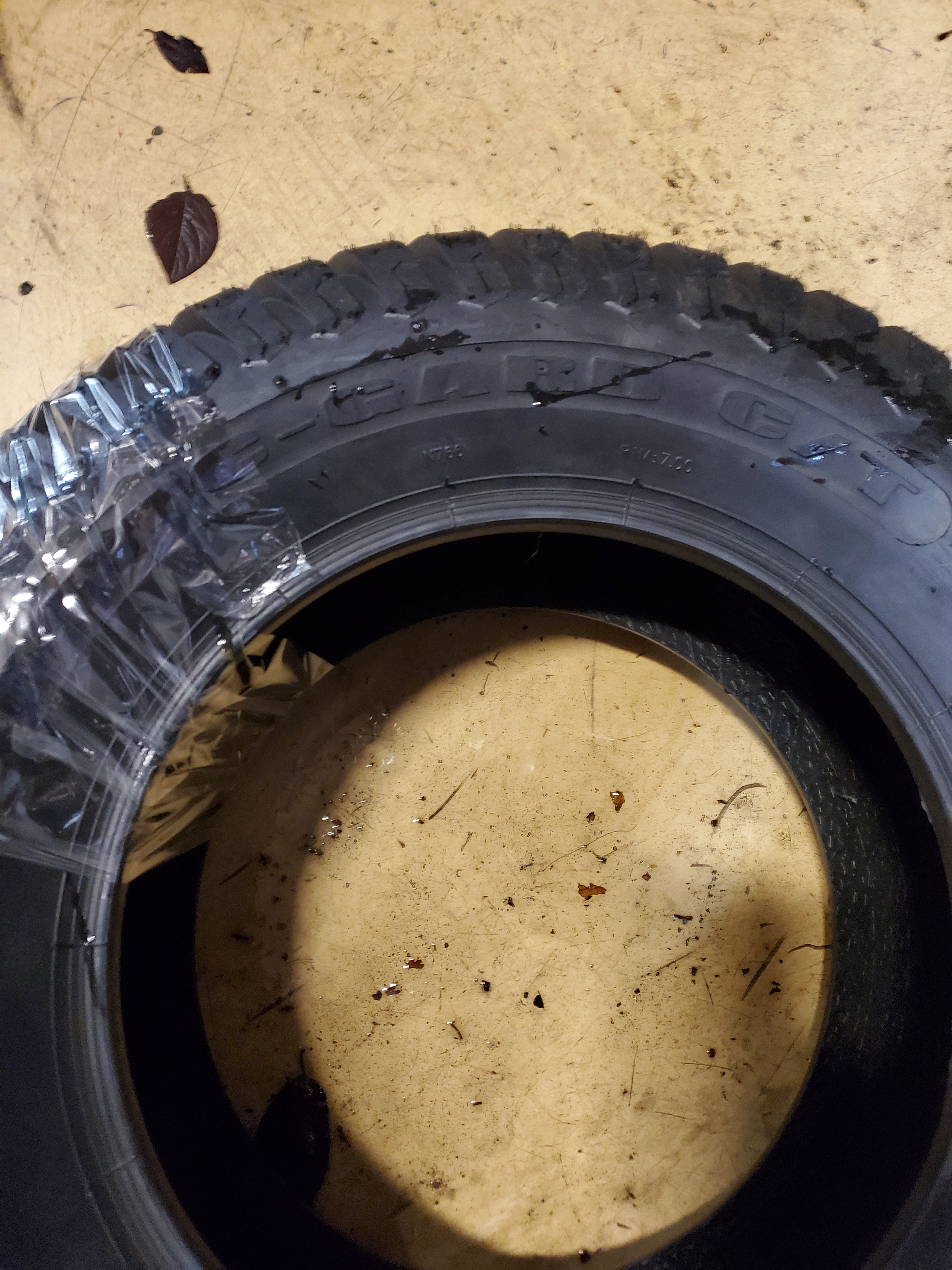 TRAC-GARD N766 C/T BSW 23 8.5 12 4PLY LAWN TIRE 27060002