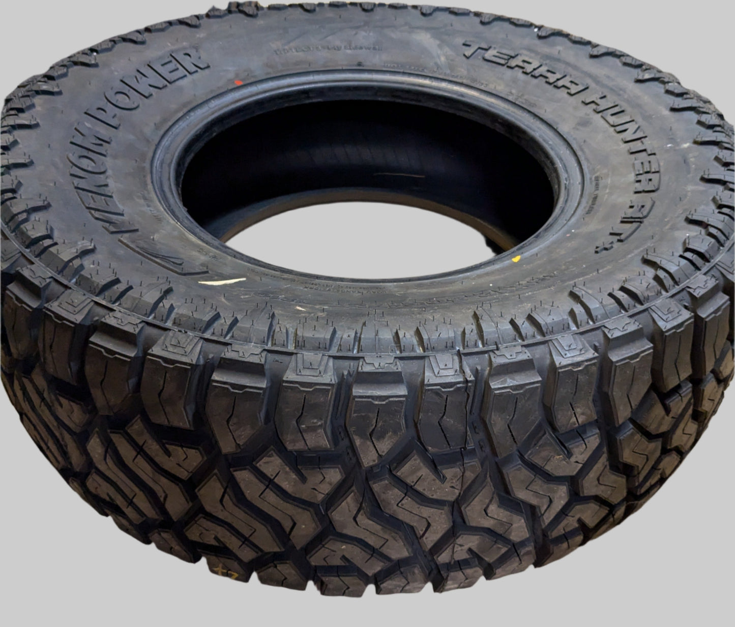 VENOM POWER TERRA HUNTER R/T+ BSW LT 35 12.5 17 121Q LRE 10 PLY RUGGED TERRAIN TIRE TVPRT08NL
